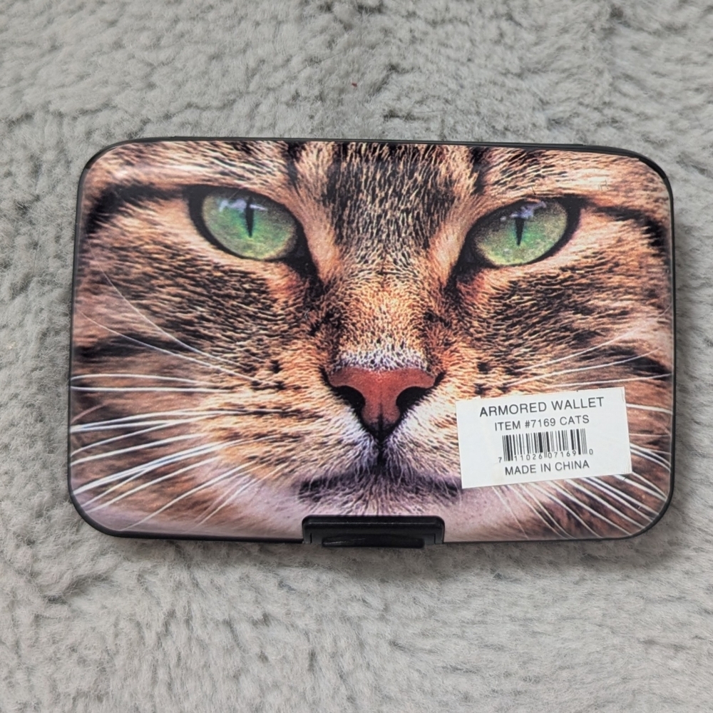 Armored Wallet - Cat - Picture 2 of 5